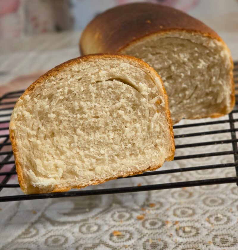 Sweet Soft White Yeast Bread – Fluffy & Easy Homemade Recipe